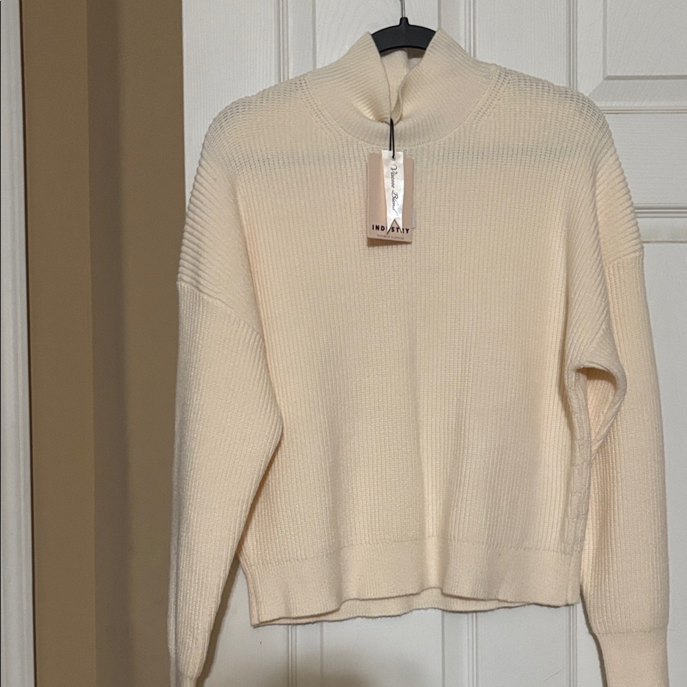 INDUSTRY IVORY RIBBED MOCKED NECK KNIT SWEATER SIZE LARGE.